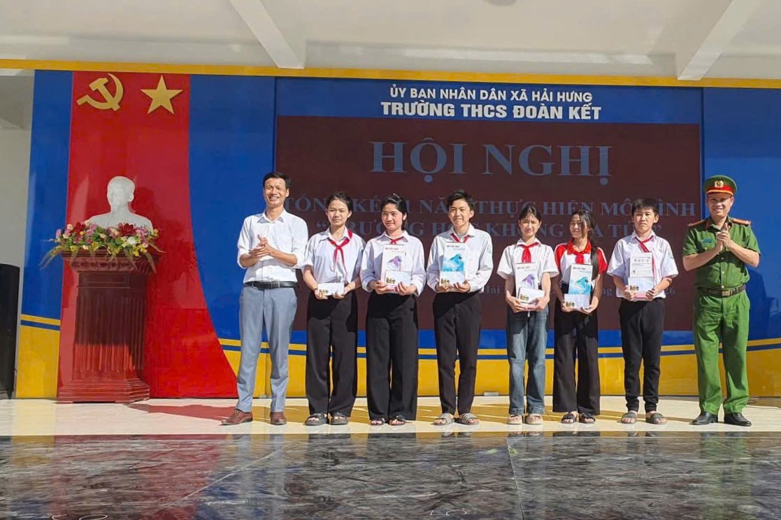 Công an xã Hải Hưng tổ chức Hội nghị tổng kết 01 năm thực hiện mô hình “Trường học không ma túy”